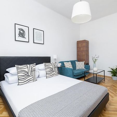 1-Bedroom Apartment - Dluga 65 Street Краків Екстер'єр фото